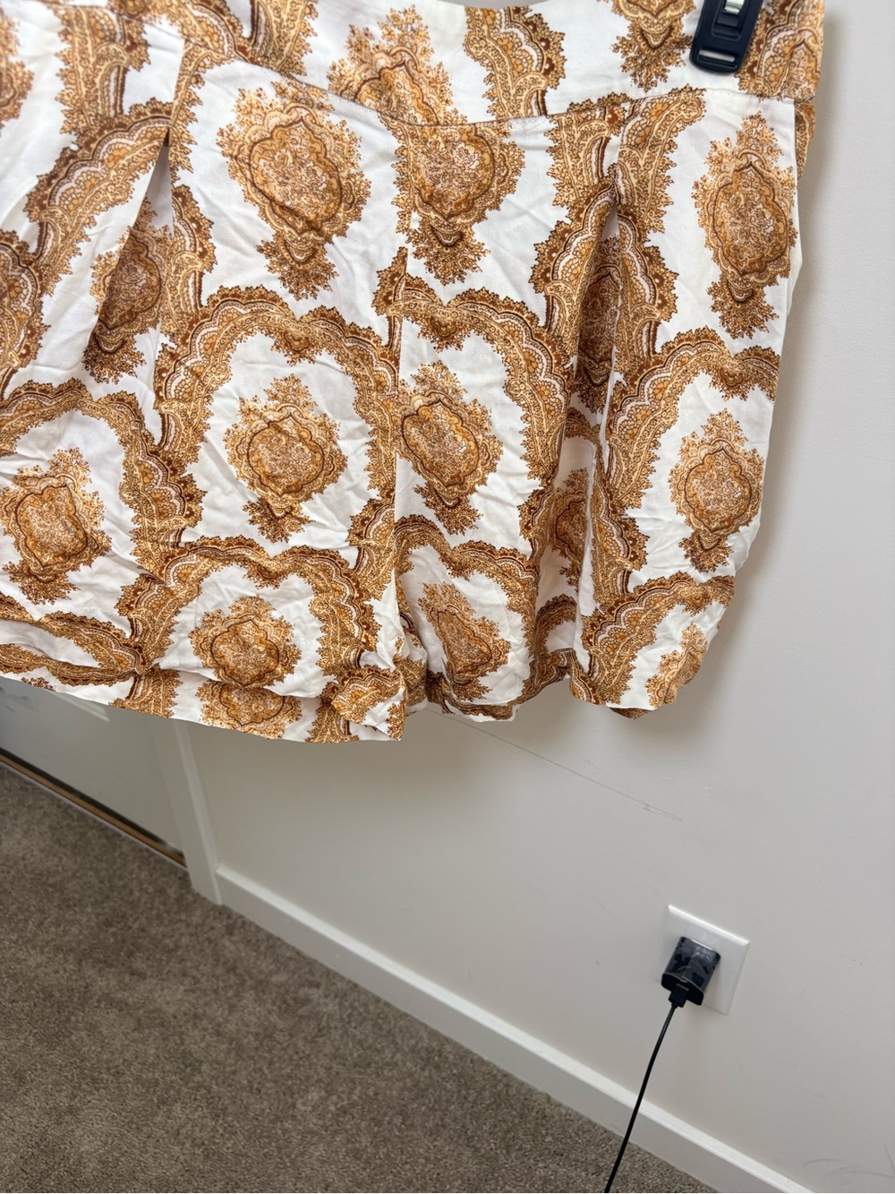 H&M White and Brown High-Waist Printed Shorts - Picture 3 of 3